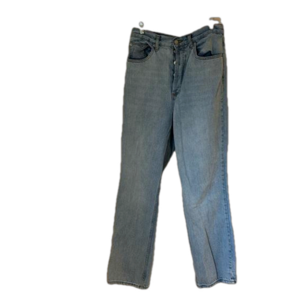 Topshop high waisted button fly 100% cotton relaxed fit jeans. 31” by 30”